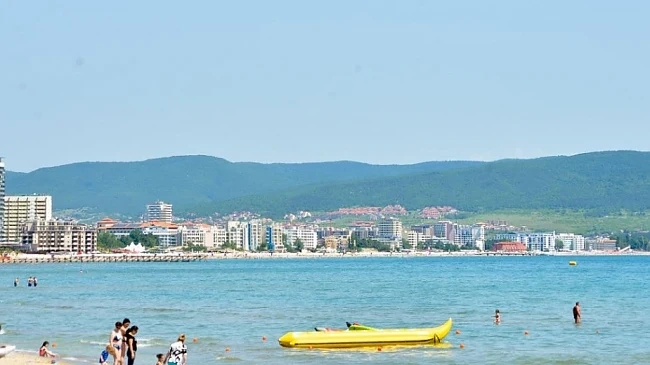 Утре слънчево и горещо време ни очаква 