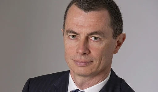 Уникредит започва да разпродава активи