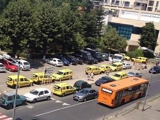 Таксиджиите на Митьо Очите останаха без разрешителни