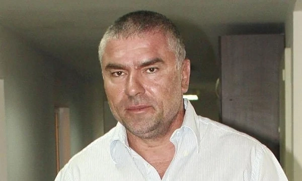 Парламентът отхвърли референдума на Марешки