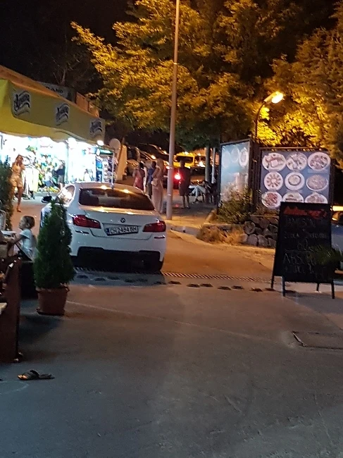 Къде е паякът за BMW-та?