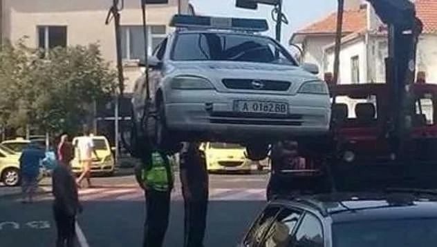 Паяк вдигна патрулка в Поморие 