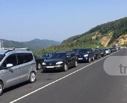 Километрично задръстване на Маказа 