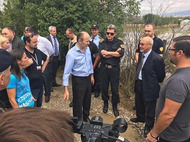 Даваме 20 тона минерална вода на Скопие  