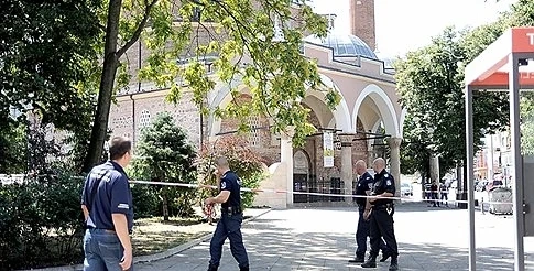 Отцепиха района около джамията в София