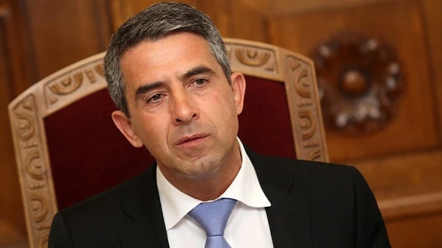 Президентът опростил дългове към държавата на 221 закъсали българи