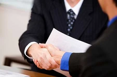 Работата в държавната администрация не привлича младежите