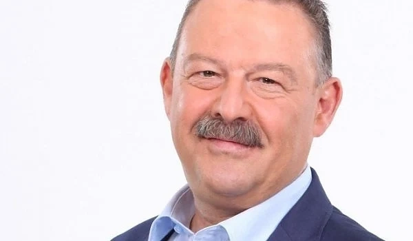 Фейсбук почерня след смъртта на Димитър Цонев