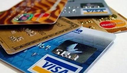 64%  от българите предпочитат да плащат с карта, а не в брой