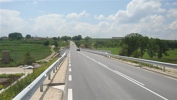 Затварят временно пътя Димитровград - Хасково   