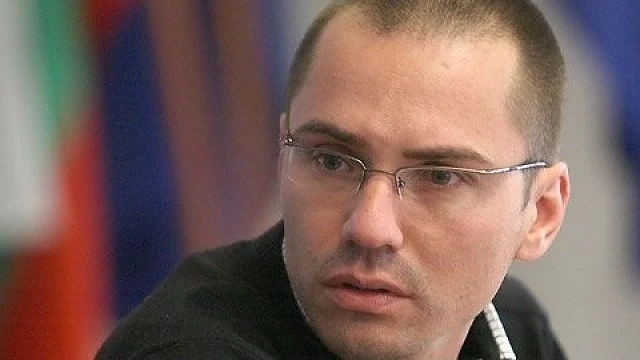 Джамбазки: България не трябва да става бежански лагер