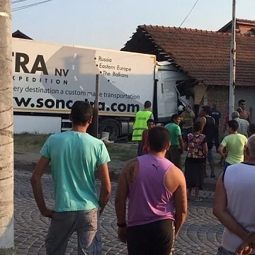 Шофьорът на камиона-убиец от Лом е в добро състояние  