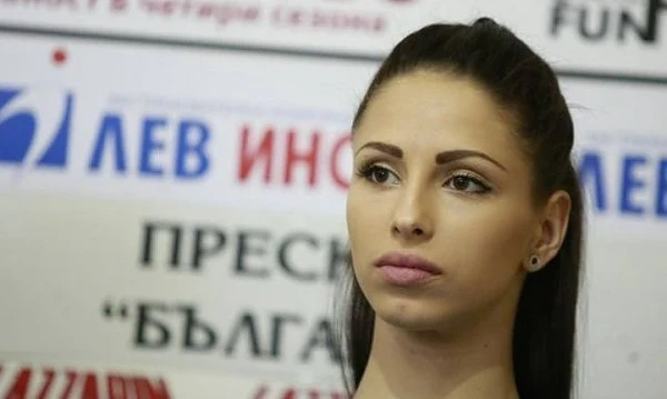 Изписаха Цвети Стоянова