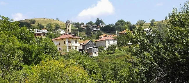 Експерти: Училищата в смесените ни райони се радикализират