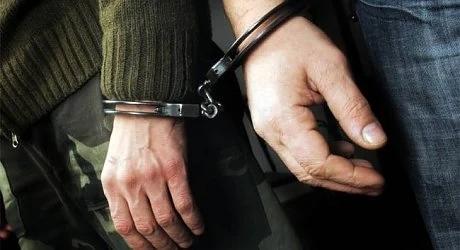 Трима арестувани след гонка с полицията във Владая 