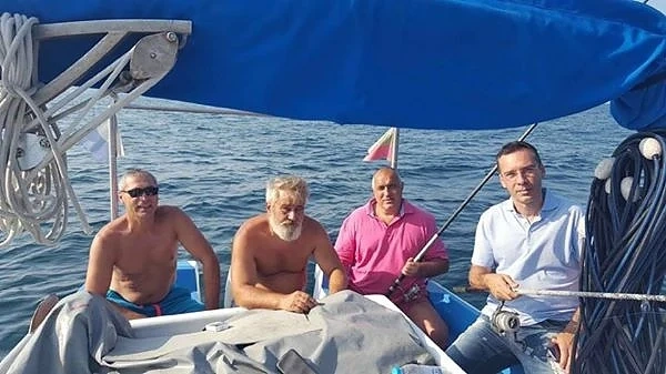 Борисов лови риба с бургаския кмет