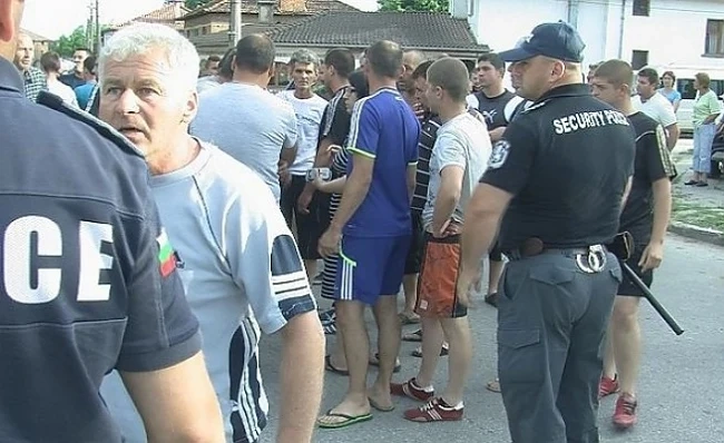 Масов бой в ромската махала в Гърмен 