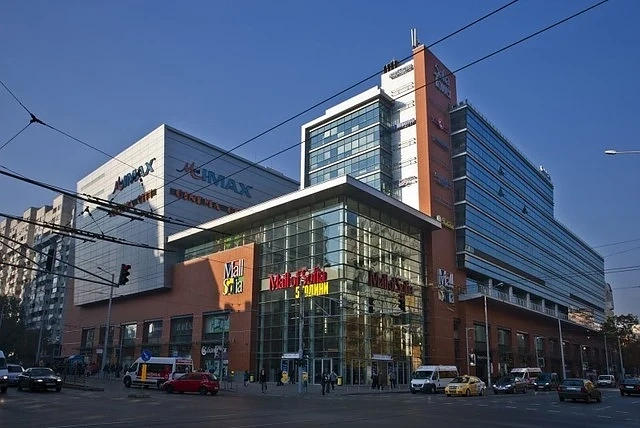 Стрелба до мол в София, ранен е сириец