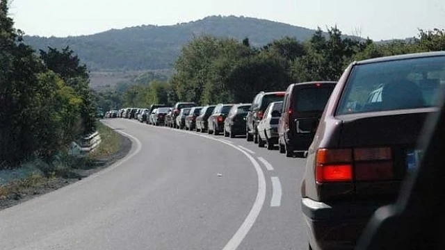 Изключително натоварено движение в района на Симитли