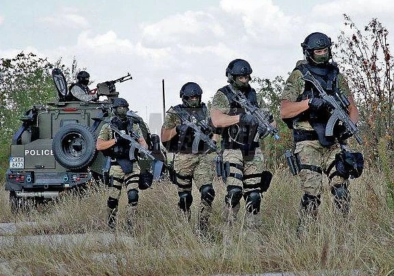 Обезвредиха терористи при учение на Летище Пловдив