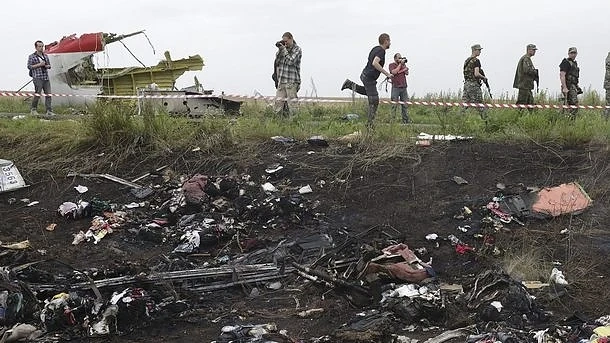 Руска ракета свалила малайзийския самолет над Украйна 