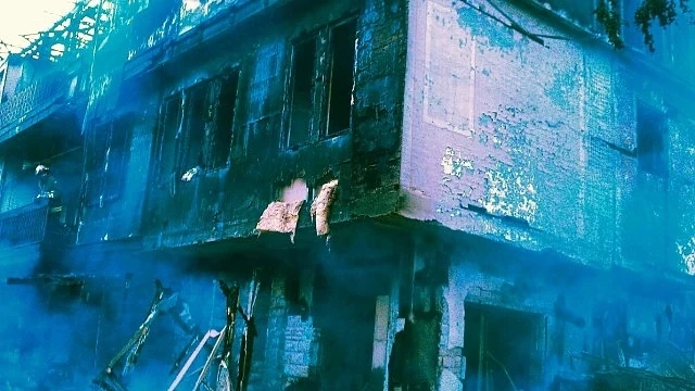 Три етажа от хотел изгоряха в Бачково