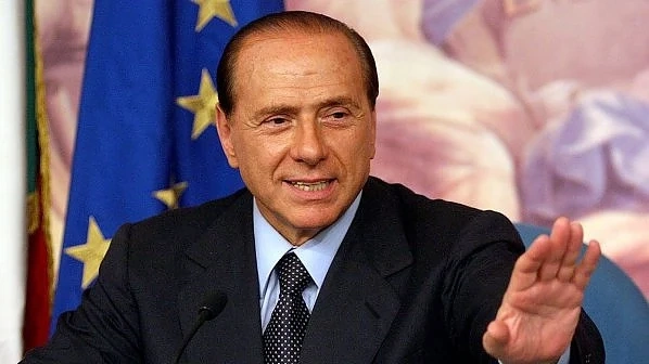 Берлускони приет в болница в САЩ