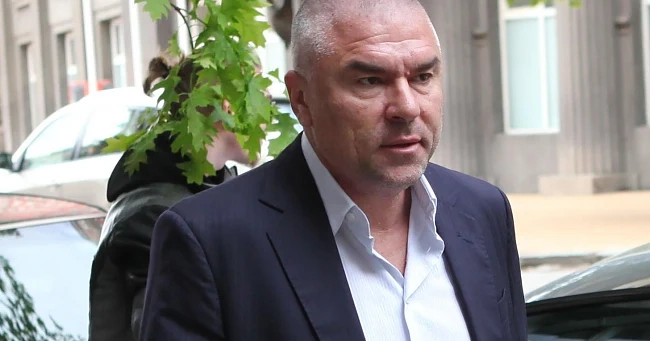 Марешки да спира с рекламата на бензиностанциите си