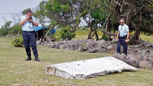 В Мавриций е открито парче от самолета на изчезналия полет MH370