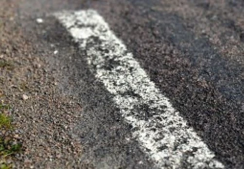 Половината шосета без осеви линии