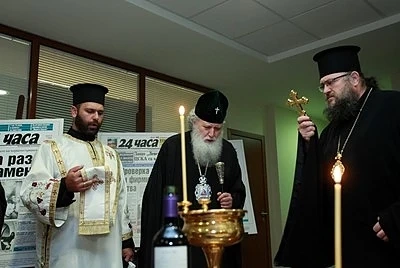Празнични литургии днес ще има в цялата страна