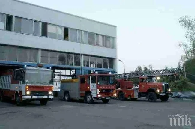 Горяха коли в \