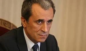 ДПС срещу ГЕРБ. Подкрепят Орешарски