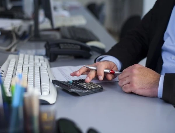 Фирми плащат за реклама без да знаят  