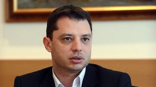 Делян Добрев се отказа от имунитета си