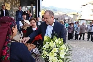 Радев: България не трябва да е зависима от чужди корпорации 