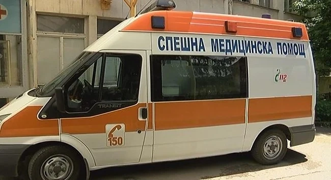 Баща и син пребиха лекарка в Пазарджик  