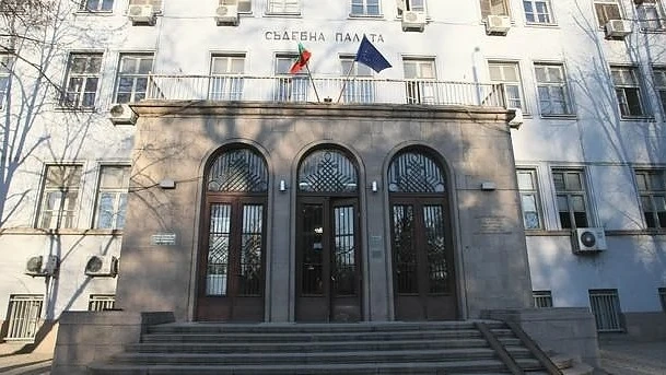 Съдът остави в ареста младежа, пребил лекарка в Пазарджик