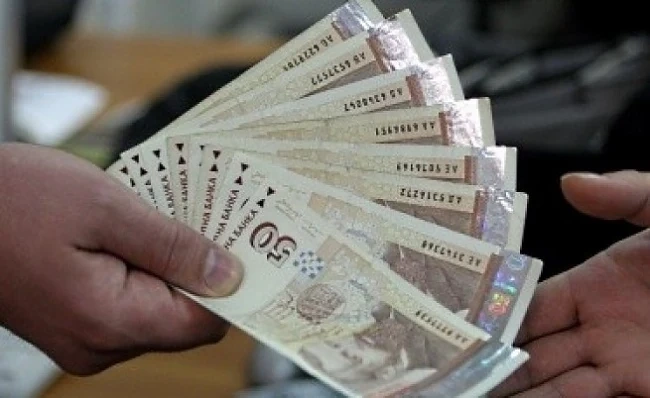 Адвокат взима пари от клиенти и изчезва