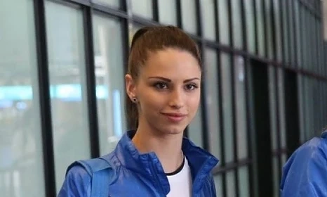 Гимнастичката Цвети Стоянова продължава лечението си зад граница 