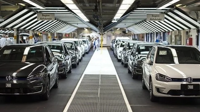 Разследват шеф във Volkswagen за финансови манипулации 