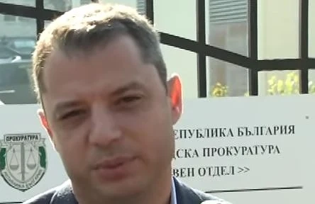 ГЕРБ изоставиха Делян Добрев