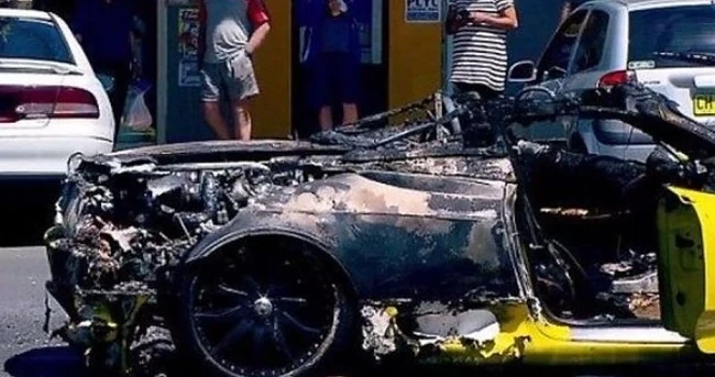 Обраха австралиец, докато гаси суперскъпата си кола