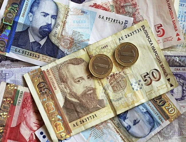 Всеки българин дава по 5140 лева на държавата догодина