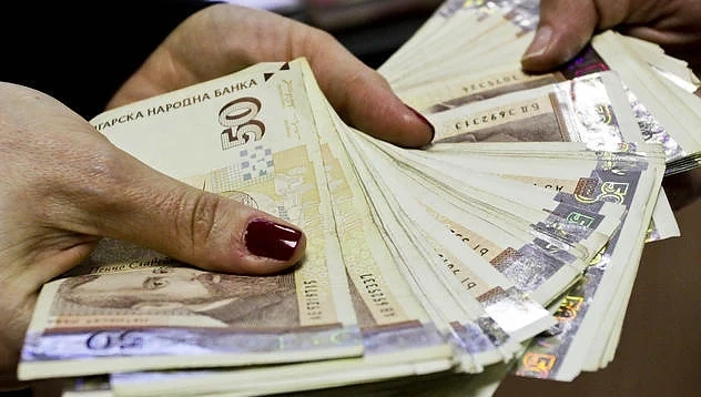 Ежедневно българите теглят по 3 млн. лв. кредити 