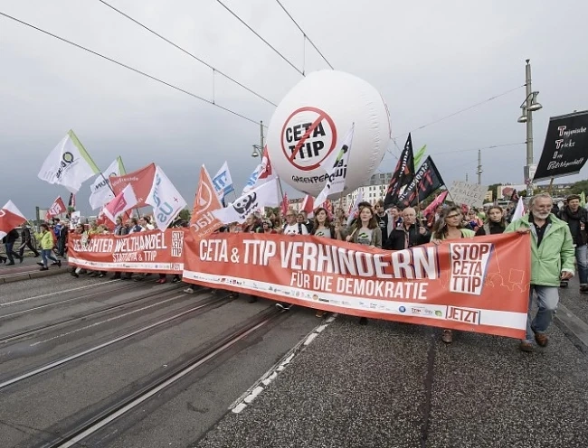 ЕП не се съгласи да даде CETA на Европейския съд