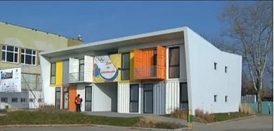 Контейнери ги превръщат в общежития 