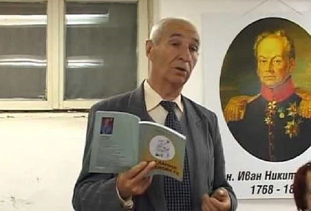Почина поетът Никола Гигов  