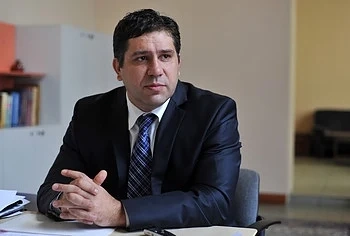 Спрягат главният секретар на президентството Росен Кожухаров за служебен премиер