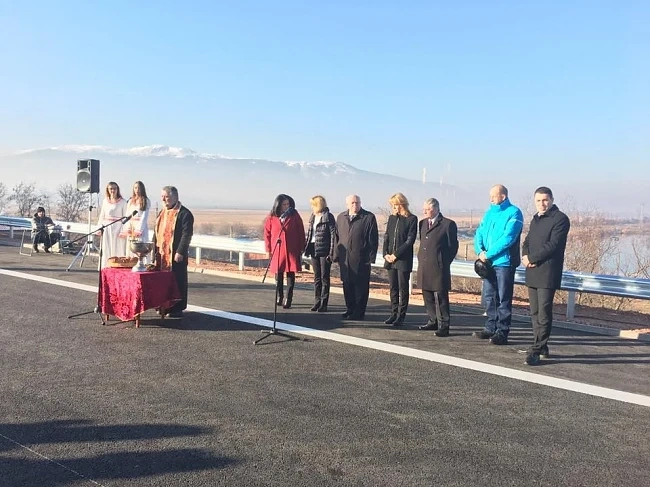 Откриха надлеза при Казичене  